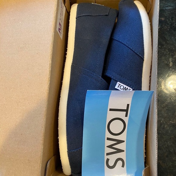 Too Small - Picture 2 of 5